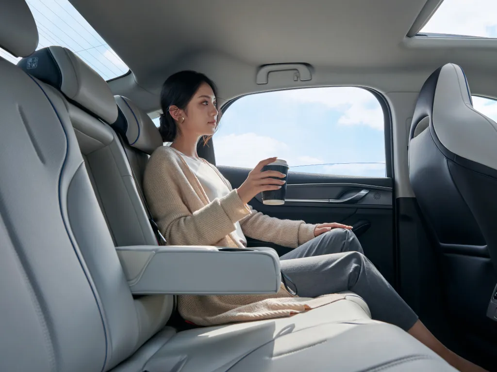 Nội thất tiện nghi — BYD Seal 5