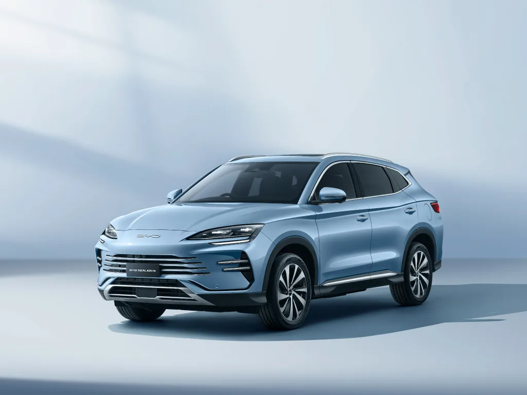 BYD Sealion 6 góc trước 3/4