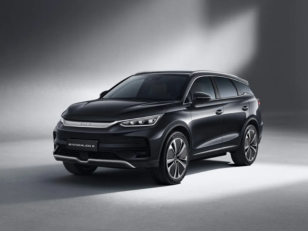 BYD Sealion 8 nhìn nghiêng thân xe