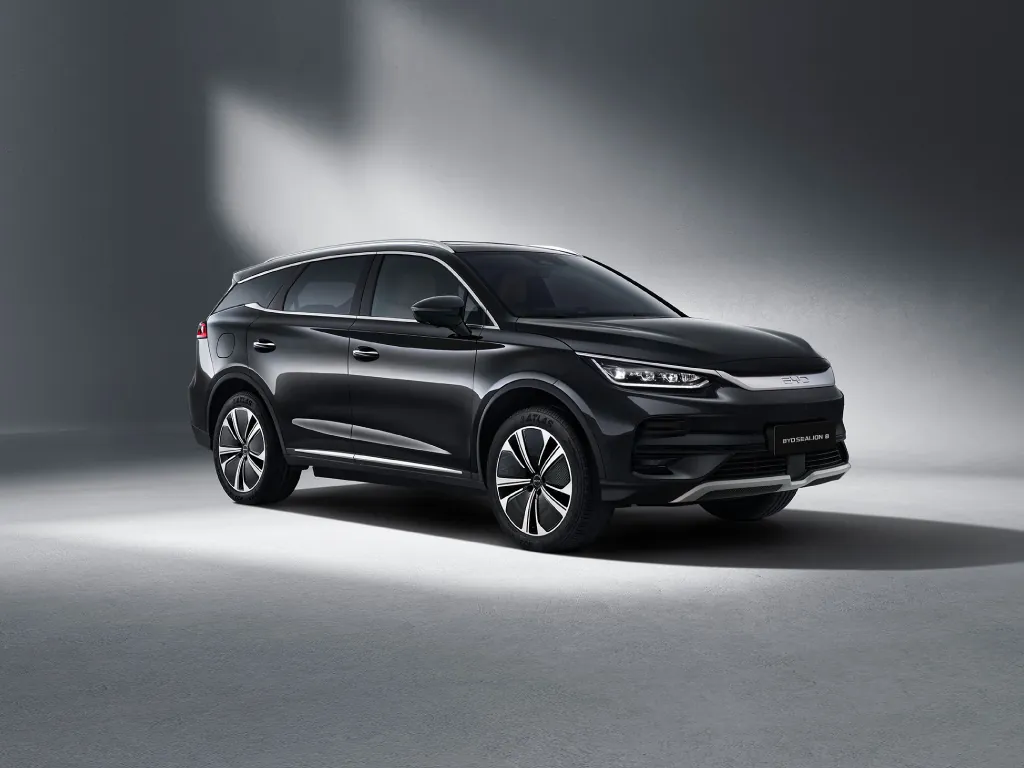 BYD Sealion 8 góc trước 3/4