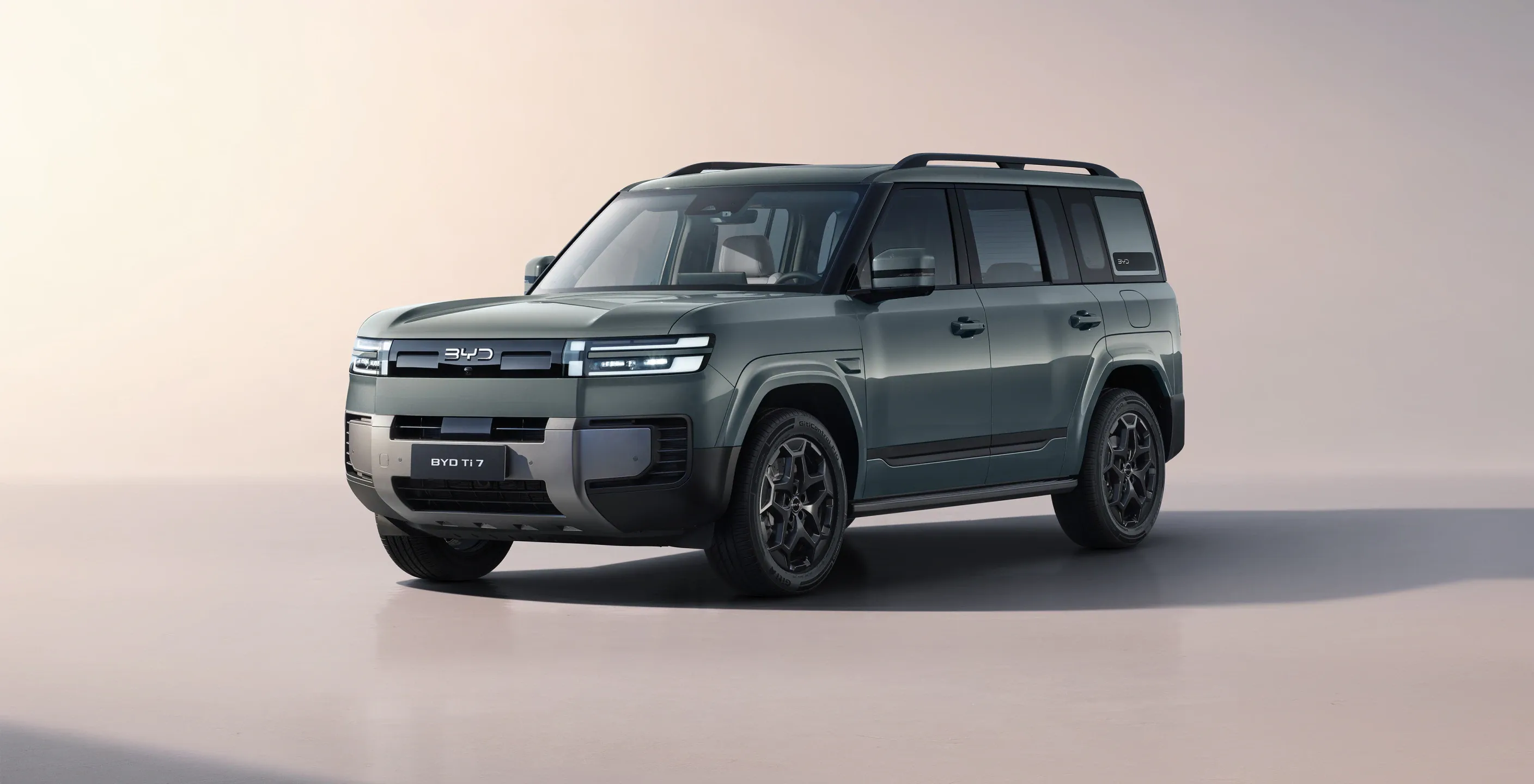 BYD Ti7 màu Mountain Green